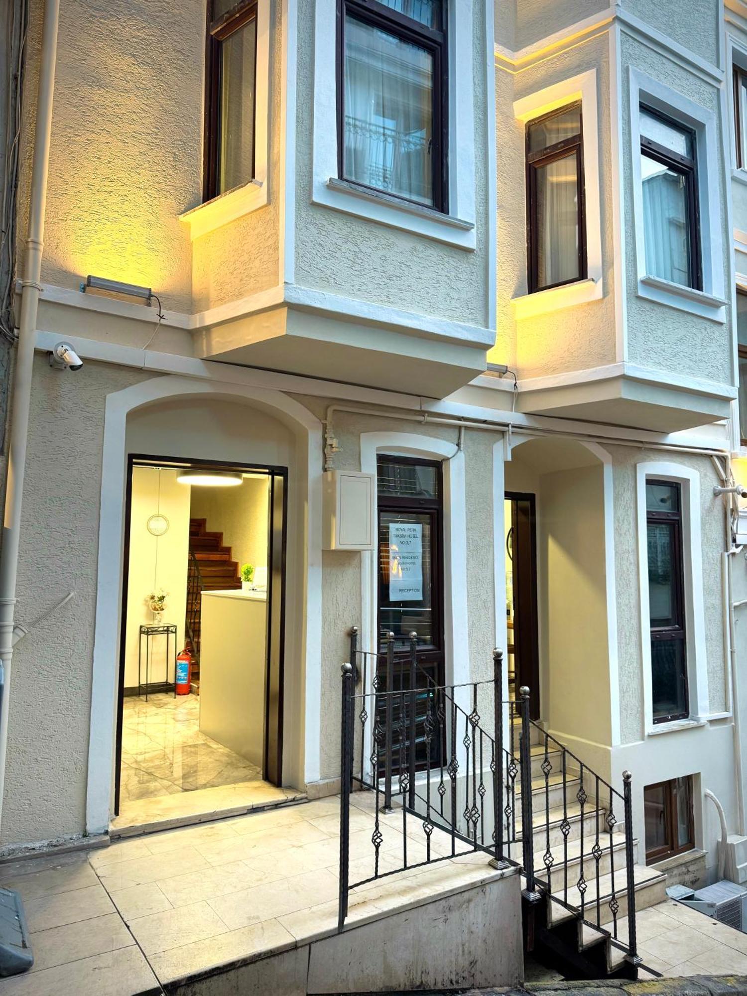 Royal Pera Taksim, Istanbul